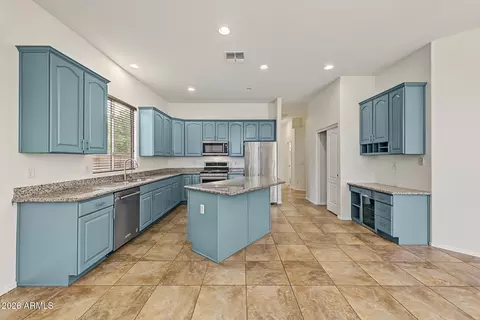 Kitchen - 9807 E Greenway St, Mesa, AZ 85207 photo 2 of 5