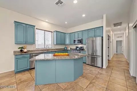 Kitchen - 9807 E Greenway St, Mesa, AZ 85207 photo 1 of 5
