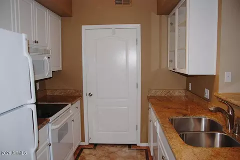 Kitchen - 1701 E Colter St #376, Phoenix, AZ 85016 photo 1 of 2