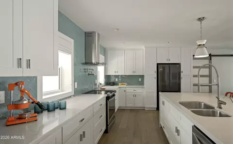 Kitchen - 3802 E Heatherbrae Dr, Phoenix, AZ 85018 photo 4 of 5