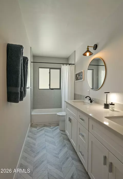 Bath - 3802 E Heatherbrae Dr, Phoenix, AZ 85018 photo 2 of 3