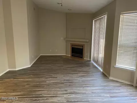 Living - 891 N Date Palm Dr, Gilbert, AZ 85234 photo 2 of 3