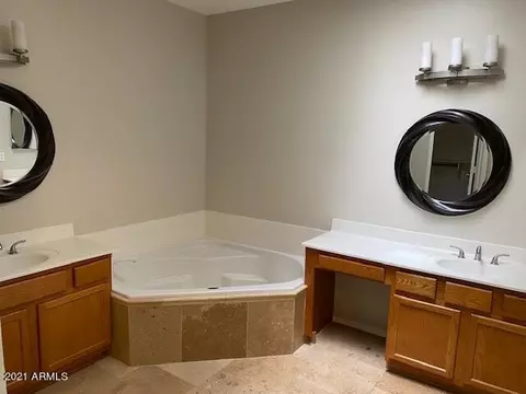 Bath - 891 N Date Palm Dr, Gilbert, AZ 85234 photo 3 of 4