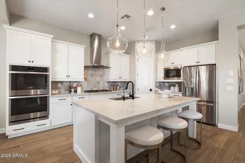 Kitchen - 3437 E Daley Ln, Phoenix, AZ 85050 photo 3 of 5