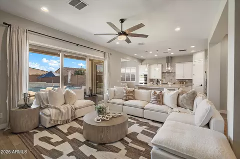 Living - 3437 E Daley Ln, Phoenix, AZ 85050 photo 1 of 2