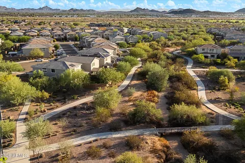 View/Area - 3437 E Daley Ln, Phoenix, AZ 85050 photo 3 of 8