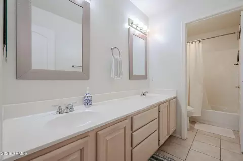Bath - 4315 E Mossman Rd, Phoenix, AZ 85050 photo 3 of 7