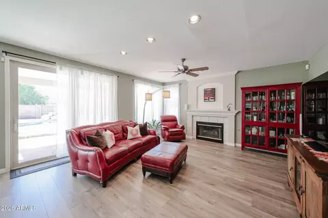 Living - 4315 E Mossman Rd, Phoenix, AZ 85050 photo 9 of 10