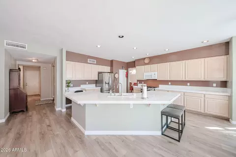 Kitchen - 4315 E Mossman Rd, Phoenix, AZ 85050 photo 2 of 6