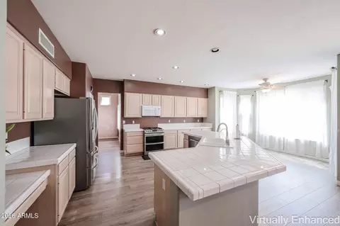 Kitchen - 4315 E Mossman Rd, Phoenix, AZ 85050 photo 3 of 6