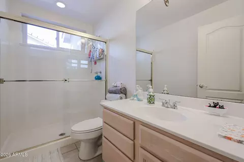 Bath - 4315 E Mossman Rd, Phoenix, AZ 85050 photo 2 of 7