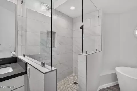 Bath - 2503 E Leonora St, Mesa, AZ 85213 photo 3 of 7