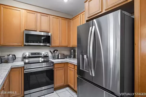 Kitchen - 276 E Ashurst Dr, Phoenix, AZ 85048 photo 3 of 4