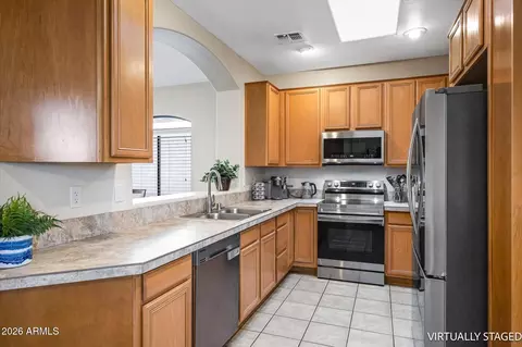 Kitchen - 276 E Ashurst Dr, Phoenix, AZ 85048 photo 2 of 4