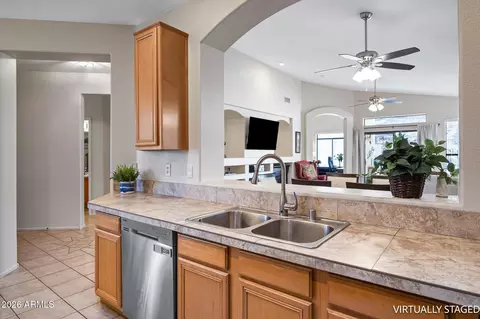 Kitchen - 276 E Ashurst Dr, Phoenix, AZ 85048 photo 4 of 4