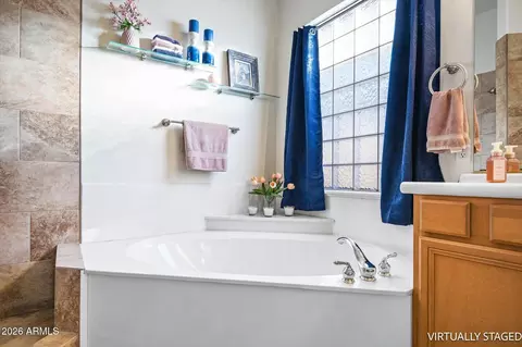 Bath - 276 E Ashurst Dr, Phoenix, AZ 85048 photo 3 of 4