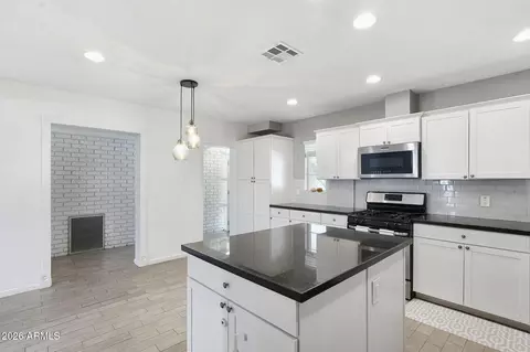 Kitchen - 4208 E Wilshire Dr, Phoenix, AZ 85008 photo 3 of 3