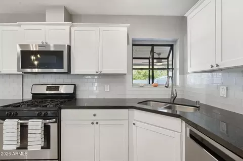 Kitchen - 4208 E Wilshire Dr, Phoenix, AZ 85008 photo 2 of 3