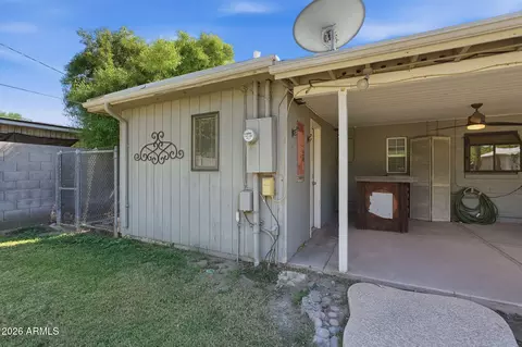 Exterior - 4208 E Wilshire Dr, Phoenix, AZ 85008 photo 8 of 10