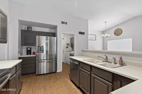 Kitchen - 3319 E Rosemonte Dr, Phoenix, AZ 85050 photo 4 of 4