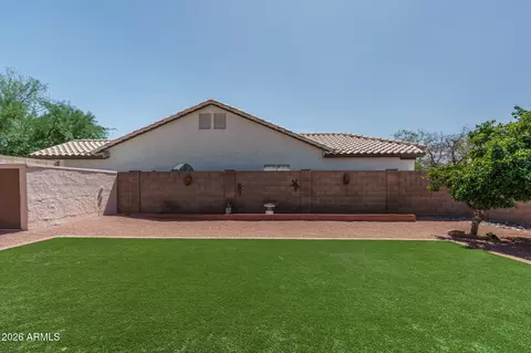 Exterior - 3319 E Rosemonte Dr, Phoenix, AZ 85050 photo 5 of 9