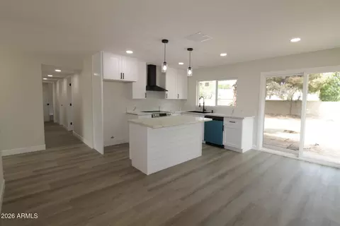Kitchen - 4302 E Jicarilla St, Phoenix, AZ 85044 photo 2 of 2