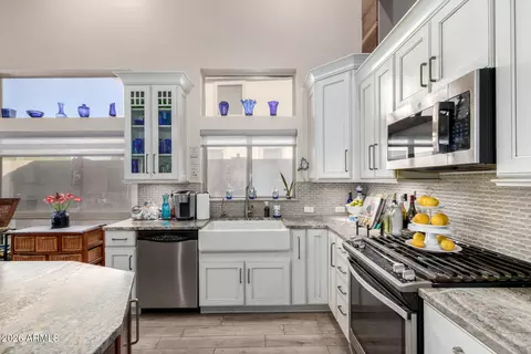 Kitchen - 7238 E Tyndall St, Mesa, AZ 85207 photo 4 of 4
