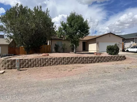 5680 N Debbie Ln, Rimrock, AZ 86335