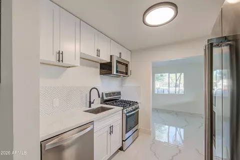 Kitchen - 1648 N 38th Dr, Phoenix, AZ 85009 photo 1 of 4