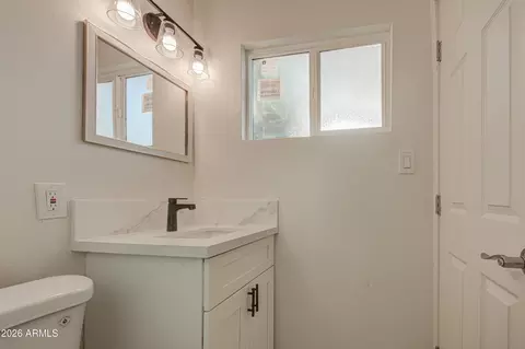 Bath - 1648 N 38th Dr, Phoenix, AZ 85009 photo 3 of 6