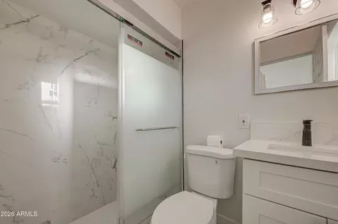 Bath - 1648 N 38th Dr, Phoenix, AZ 85009 photo 2 of 6