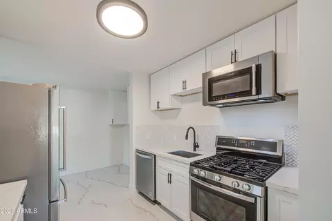 Kitchen - 1648 N 38th Dr, Phoenix, AZ 85009 photo 4 of 4