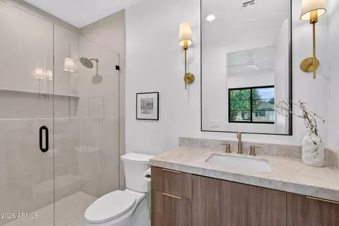 Bath - 2901 E Pierson St, Phoenix, AZ 85016 photo 6 of 8