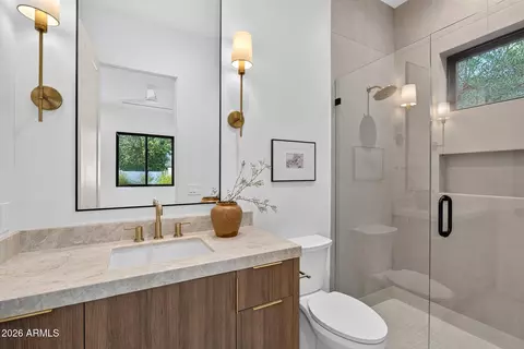 Bath - 2901 E Pierson St, Phoenix, AZ 85016 photo 7 of 8
