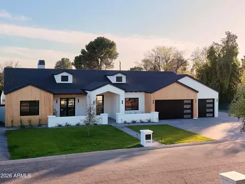 Exterior - 2901 E Pierson St, Phoenix, AZ 85016 photo 6 of 11