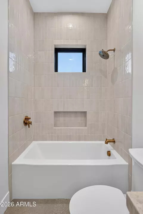 Bath - 2901 E Pierson St, Phoenix, AZ 85016 photo 5 of 8