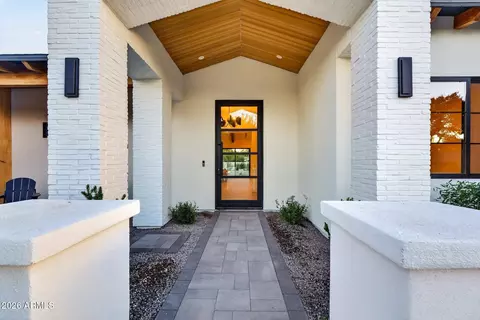 Entry Way - 2901 E Pierson St, Phoenix, AZ 85016 photo 3 of 3