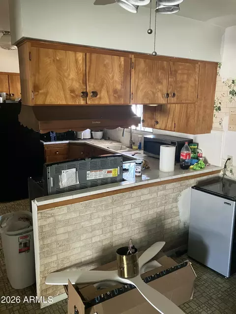 Kitchen - 1612 E Tuckey Ln, Phoenix, AZ 85016 photo 1 of 2
