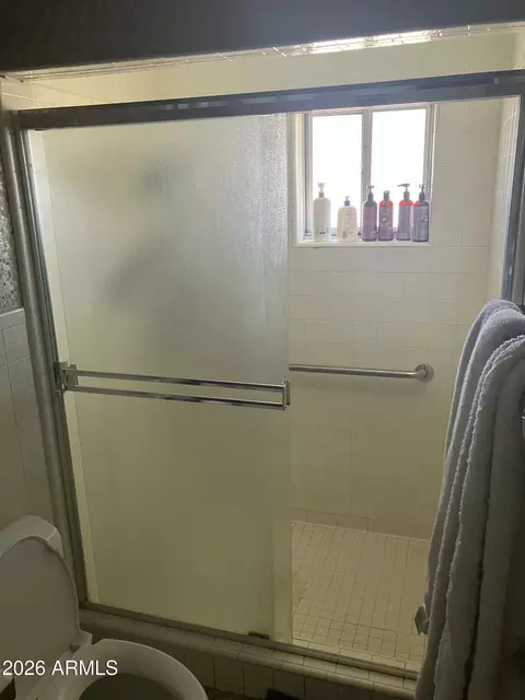 Bath - 1612 E Tuckey Ln, Phoenix, AZ 85016 photo 4 of 4