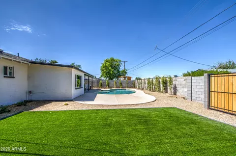 Exterior - 218 E Cairo Dr, Tempe, AZ 85282 photo 4 of 9