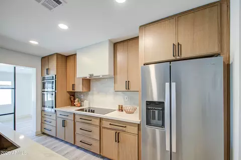Kitchen - 218 E Cairo Dr, Tempe, AZ 85282 photo 5 of 7