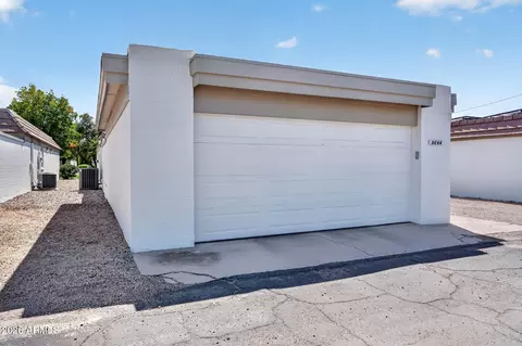 Exterior - 5644 N 12th St, Phoenix, AZ 85014 photo 4 of 4
