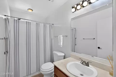 Bath - 5644 N 12th St, Phoenix, AZ 85014 photo 2 of 2