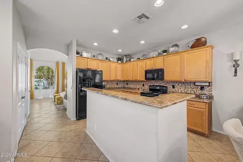 Kitchen - 1807 E Dunbar Dr, Phoenix, AZ 85042 photo 2 of 3