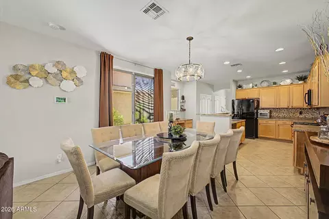 Dining - 1807 E Dunbar Dr, Phoenix, AZ 85042 photo 1 of 1
