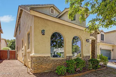 Exterior - 1807 E Dunbar Dr, Phoenix, AZ 85042 photo 3 of 6