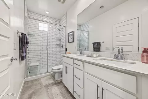 Bath - 4043 E Pony Ln, Gilbert, AZ 85295 photo 1 of 2