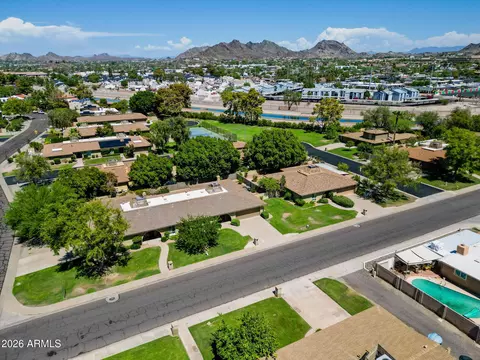 View/Area - 1110 E Orangewood Ave, Phoenix, AZ 85020 photo 2 of 3