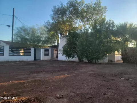 Exterior - 2102 N 26th Pl, Phoenix, AZ 85008 photo 3 of 14