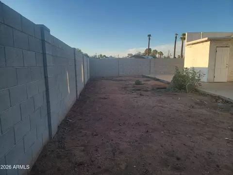 Exterior - 2102 N 26th Pl, Phoenix, AZ 85008 photo 12 of 14